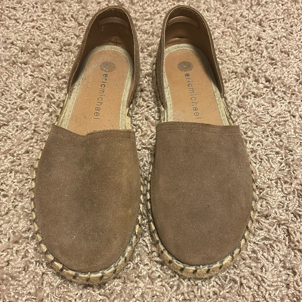 Eric Michael suede flats. Never worn. Size 39.